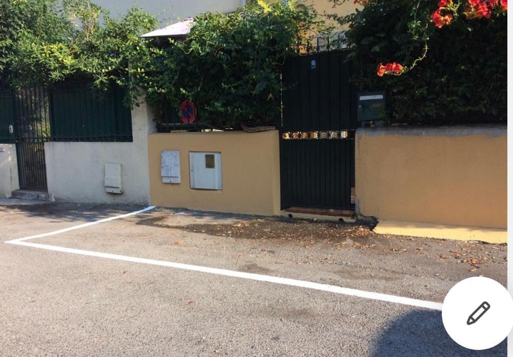 Hébergement de vacances Maison de Ville et Parking NICE 500 m de la MER Nice